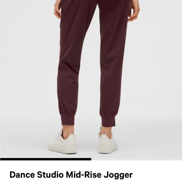 Never Worn Lululemon Dance studio joggers size 4! - Picture 2 of 6